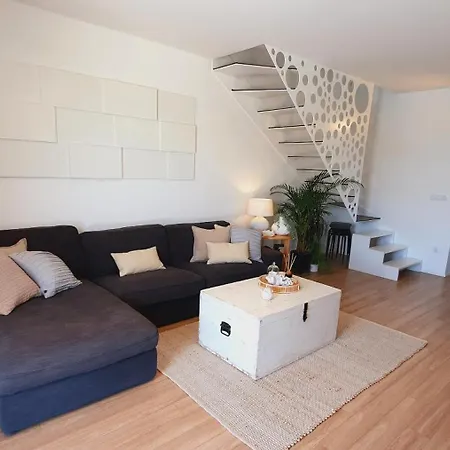 Vila Elysium - Family House With Heated Pool Kastela