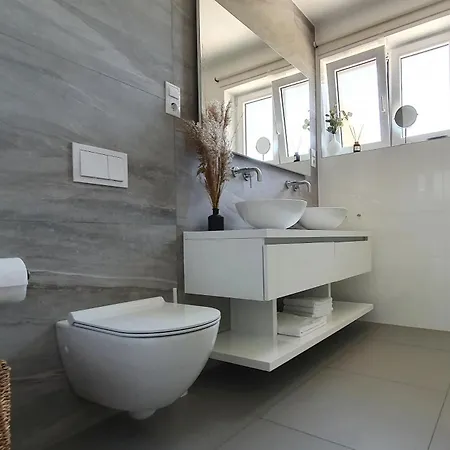 Elysium - Family House With Heated Pool *