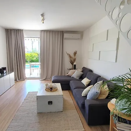 Elysium - Family House With Heated Pool