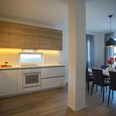 Elysium - Family House With Heated Pool