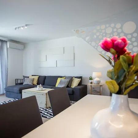 Elysium - Family House With Heated Pool Vila *