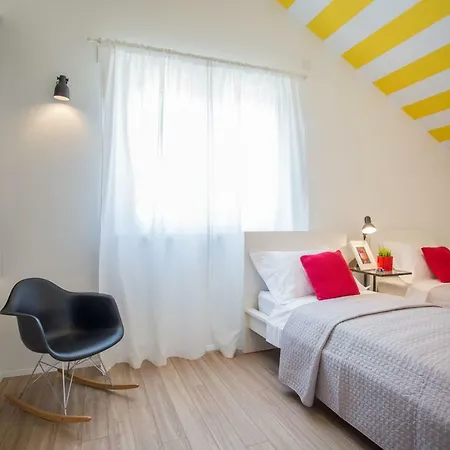 Elysium - Family House With Heated Pool * Kastela