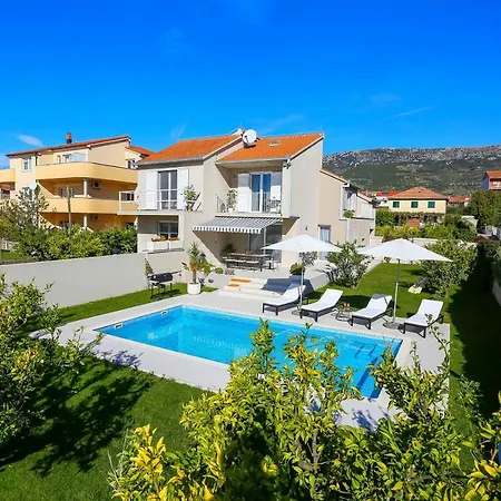 Vila Elysium - Family House With Heated Pool *