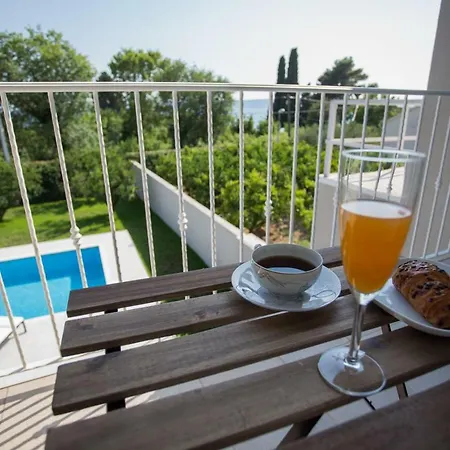 Elysium - Family House With Heated Pool *