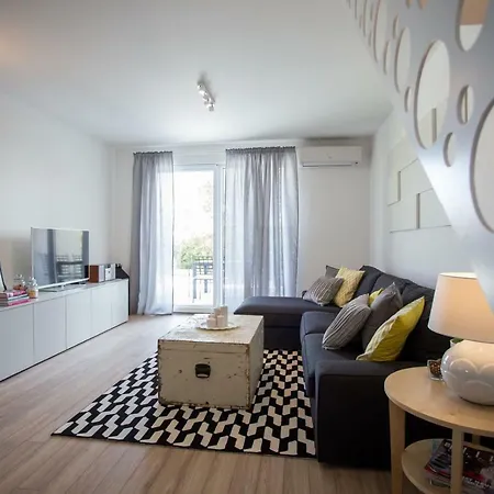 Elysium - Family House With Heated Pool Vila *